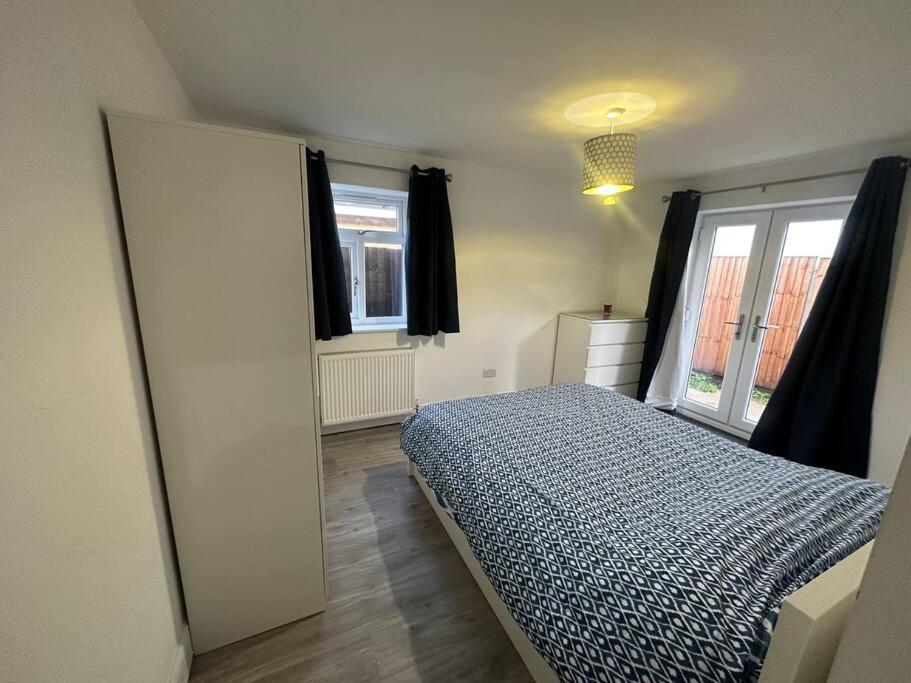 לונדון 2 Bedroom House,Brownhillrd Se6 מראה חיצוני תמונה